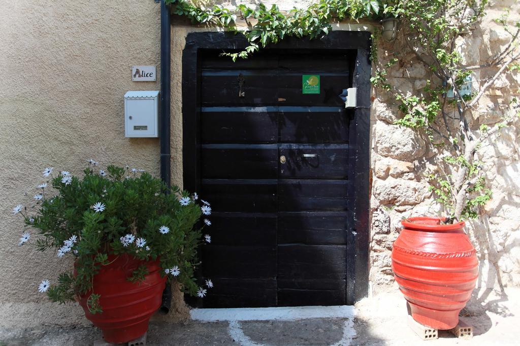 To Spitaki Apartments Galaxídhion Dış mekan fotoğraf
